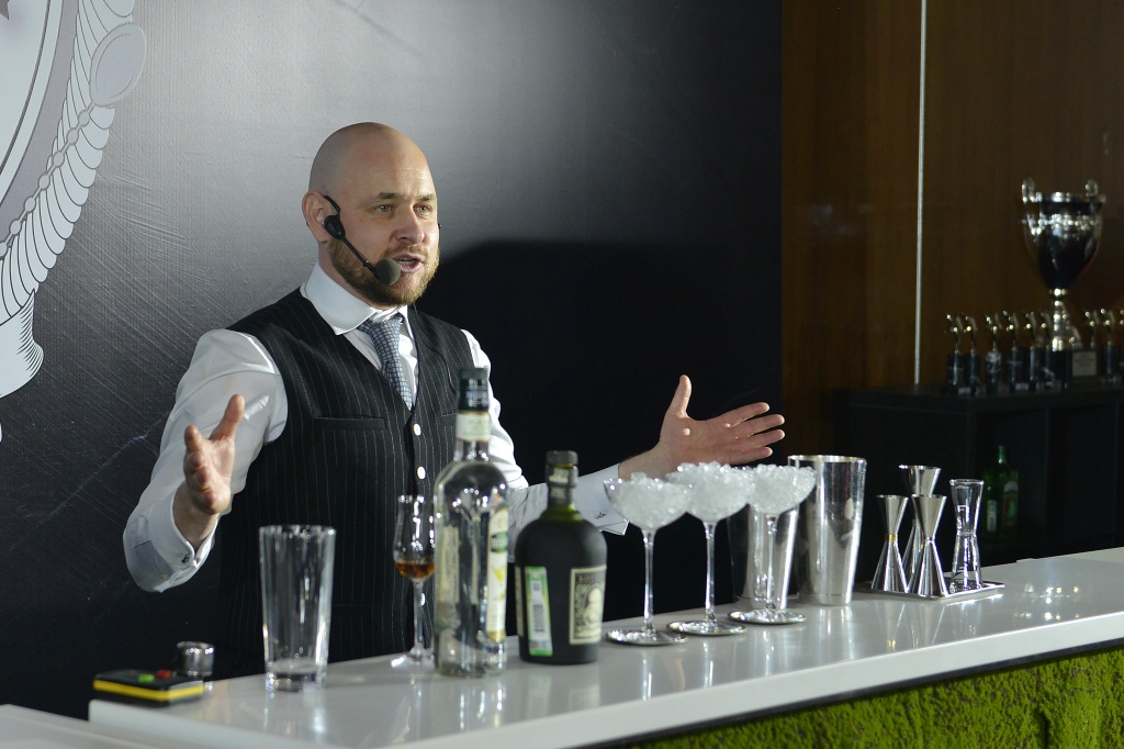 RN-Respect-Bartenders-Trophy-11.JPG