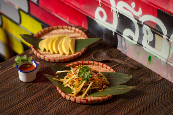 neon_monkey_set-RestoranNews-03.jpg