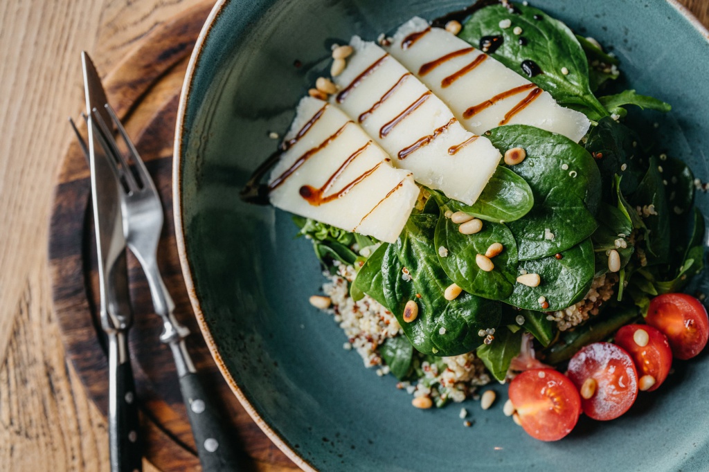 salad_kinoa_shpinat.jpg