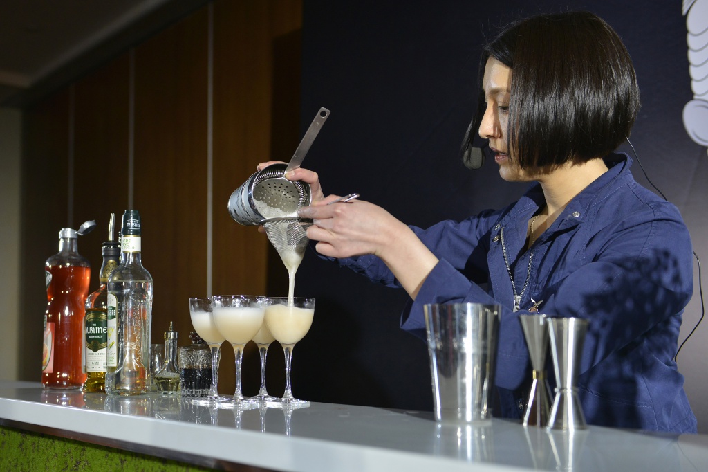 RN-Respect-Bartenders-Trophy-12.JPG