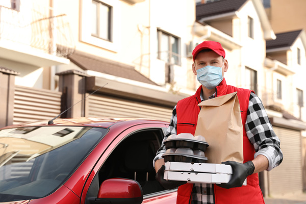 On-the-Go-Horeca_10-with-facemask.jpg