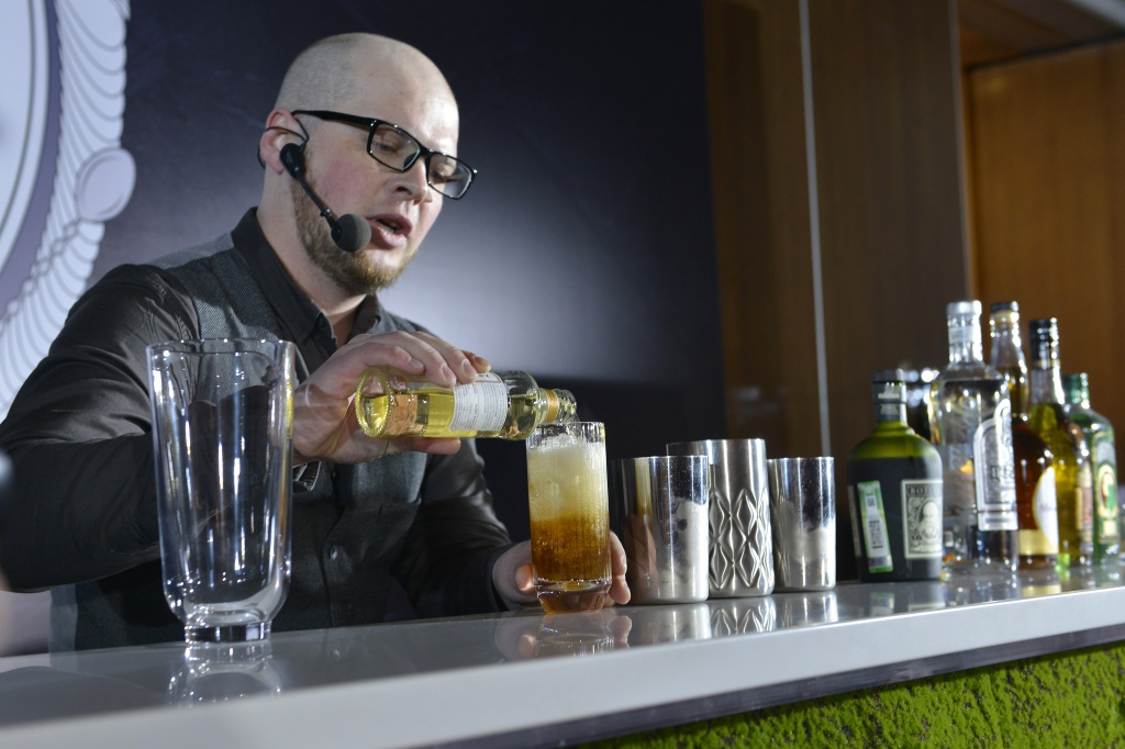 RN-Respect-Bartenders-Trophy-14.JPG