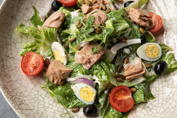 salat_s_tuntsom.jpg salat_s_tuntsom.jpg