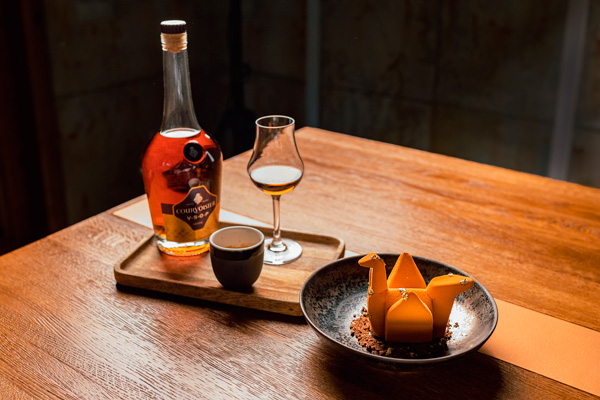 HIJI-IZAKAYA-BAR-min.jpg