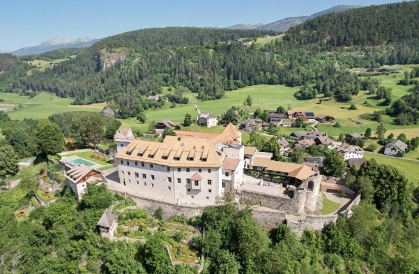 Castel Badia.jpg Castel Badia.jpg