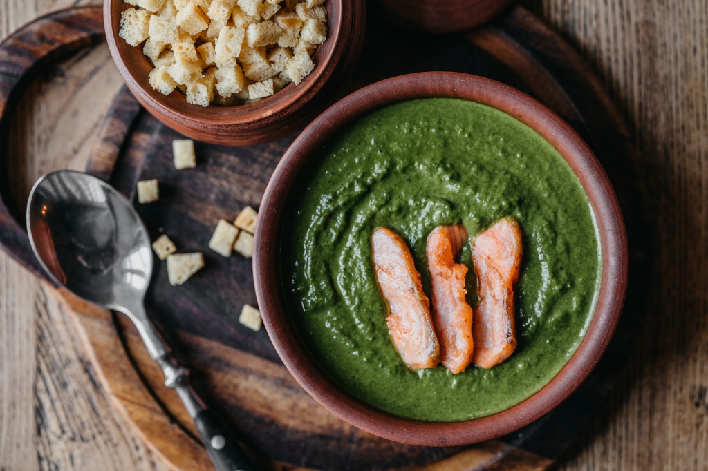 green_soup_shpinat_losos.jpg