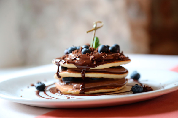 Restoran_News_pancakes_shoko_mousse_blueberry.jpg