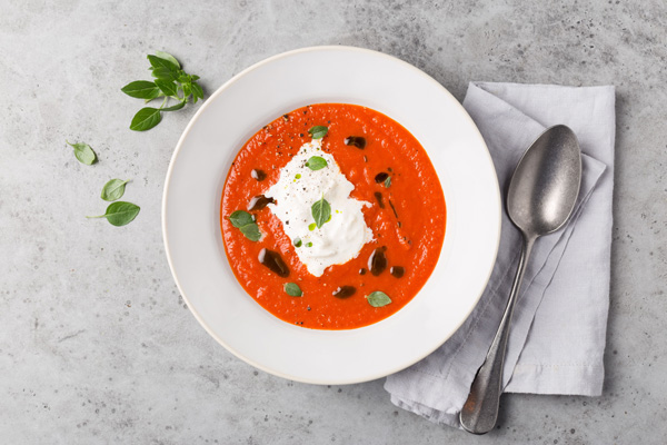 tomatniy_sup_s_sirom_strachatella-RestoranNews.jpg tomatniy_sup_s_sirom_strachatella-RestoranNews.jpg