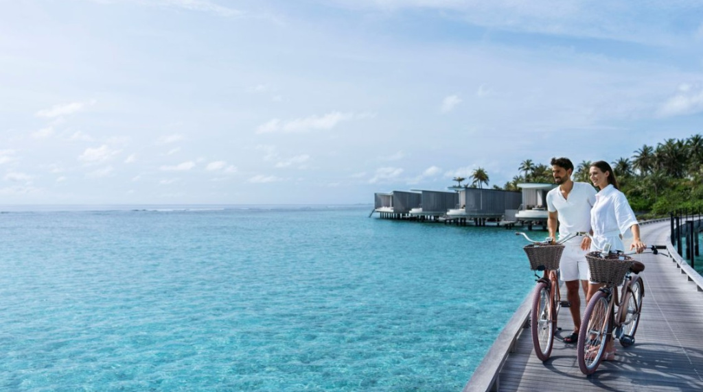 The Ritz-Carlton Maldives, Fari Islands - 01.jpg