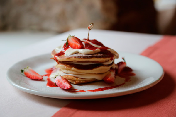 Restoran_News_pancakes_vanila_cream_strawberry.jpg Restoran_News_pancakes_vanila_cream_strawberry.jpg
