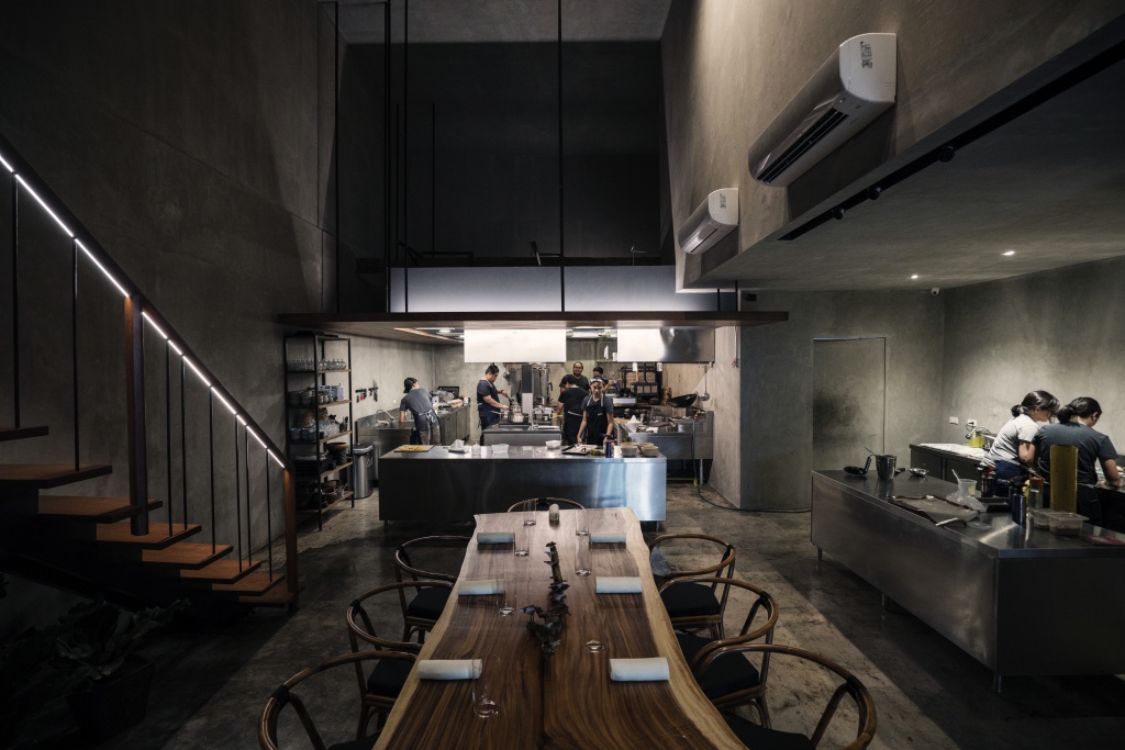 Toyo Interiors 01 (photo by Sonny Thakur).JPG