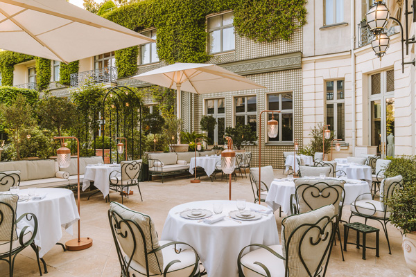 Ritz-Paris---Restaurant-Espadon--Terrasse--WEBFULLHD.jpg