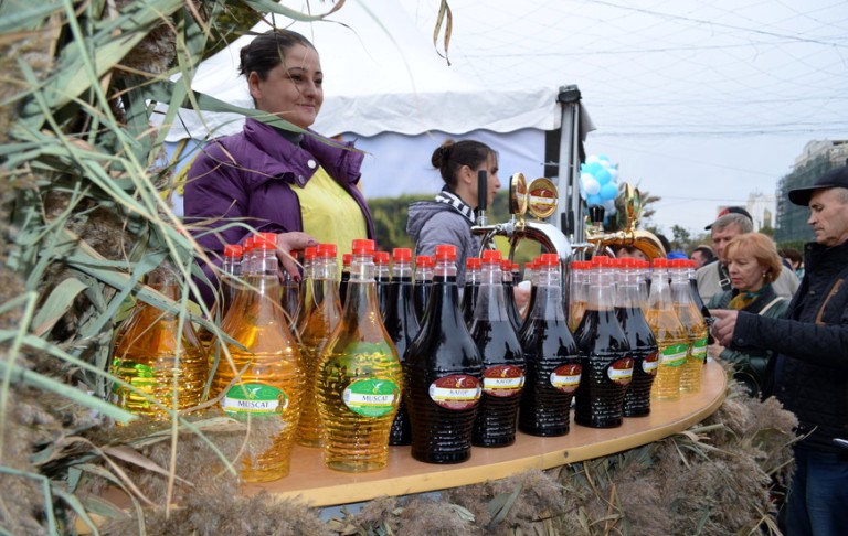 Prazdnik-Vina-Moldova-RestoranNews-04.jpg