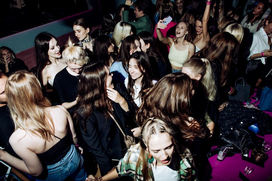 Happy End Bar & Kitchen-01.jpg