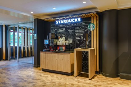 Starbucks_1.jpg